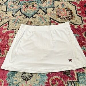 Women’s large L FILA white tennis skirt with shorts, mesh, athleisure, comfy
